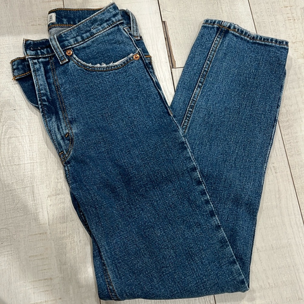 Abercrombie Ankle Straight Ultra High Rise Jeans